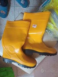 stivale pioggia uomo