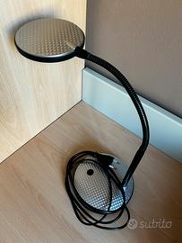 Lampada da tavolo flessibile