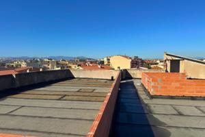 Trivani con ampia terrazza