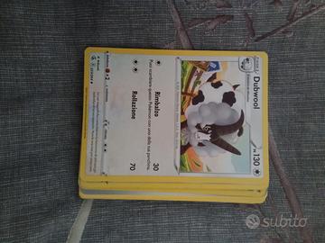 pacchetto di carte Pokemon fatto da 20 carte