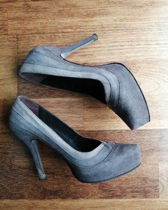 Scarpe di velluto col tacco