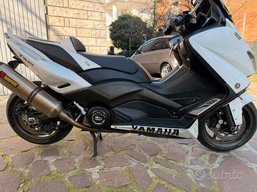Yamaha Tmax da vetrina