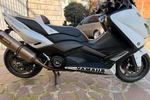 Yamaha Tmax da vetrina