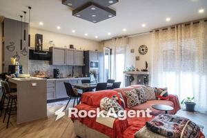 Appartamento di 83 m² con 3 locali e box auto a Me