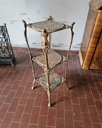 Portavasi vintage in metallo a 3 piani