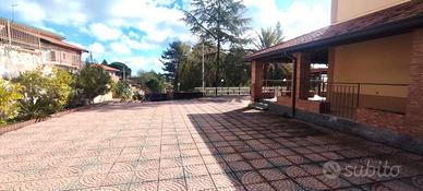 Esclusiva villa nicolosi vani 10 con giardino priv