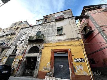 2 LOCALI A TORRE DEL GRECO