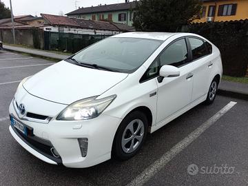 Toyota prius plugin 