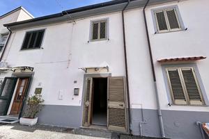 CASA DI CORTE A CASCINA