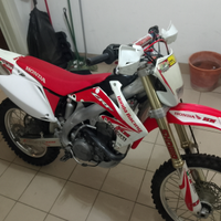 Honda CRF 450 del 2008 targata