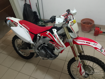 Honda CRF 450 del 2008 targata