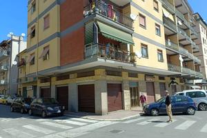 Locale commerciale Via Francesco Petrarca
