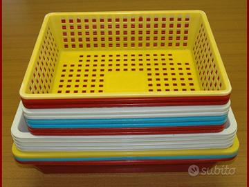 Cestini in plastica chiusi o a rete assortiti