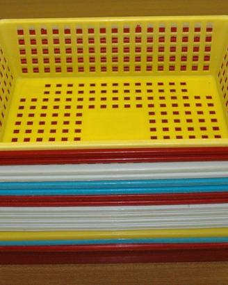 Cestini in plastica chiusi o a rete assortiti