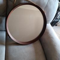 Specchio rotondo con cornice in legno