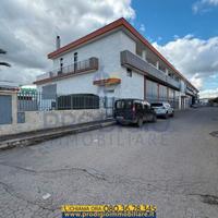 Capannone con area esterna a Ruvo di Puglia