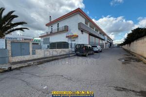 Capannone con area esterna a Ruvo di Puglia