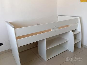 letto rialzato con scrivania