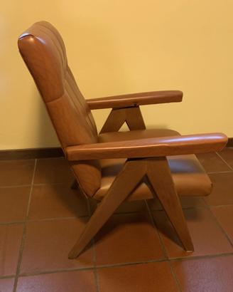 Poltrona simil pelle