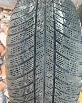 Coppia Pneumatici Bridgestone  245 50 19