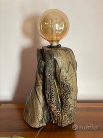 Lampada in legno marino