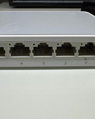 Switch di rete TP-Link TL-SF1005D perfette condiz.