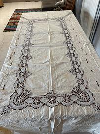 Tovaglia vintage con pizzo