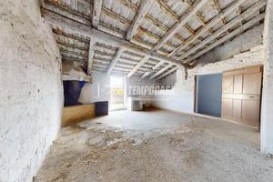 GRAZIOSA INDIPENDENTE SU 2 LIVELLI, IDEALE ANCHE C