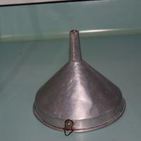 VINTAGE: imbuto per cucina inizio 1900