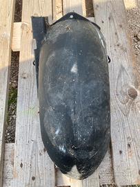 Parafango m900 e caschi usati