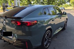 BMW iX2 verde