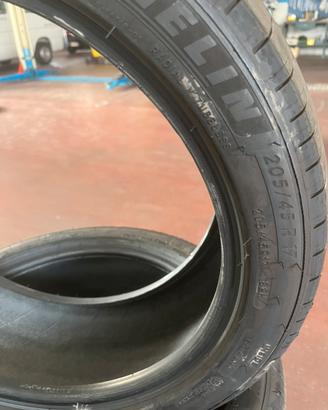Coperture MICHELIN 205 /45 R 17  88H
