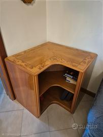 Angoliera e vetrinetta 