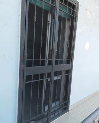 inferriate grate di ferro balconi e finestra