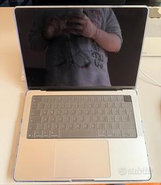 MacBook Pro M5 - pari al nuovo