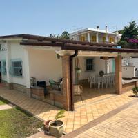 Terracina villetta con giardino 150 m dal mare