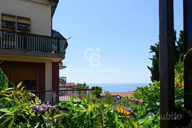 Casa semi indipendente - Aci Castello