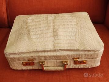 valigia di coccodrillo 