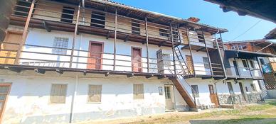 CASA SEMINDIPENDENTE A MAGNANO