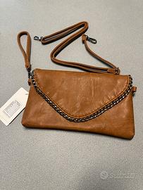 Pochette con tracolla