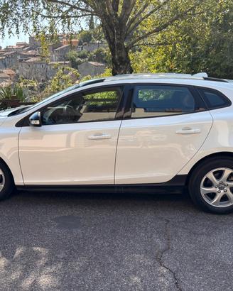 VOLVO V40 CC