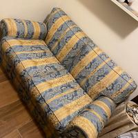 Divano letto in damasco