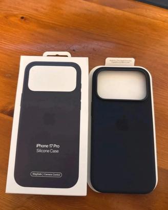 Apple Custodia MagSafe silicone per iPhone 17 pro