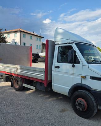Iveco daily 59e12 con pedana