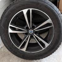 cerchi con gomme invernali Volvo XC40