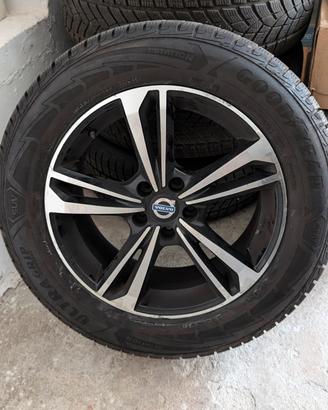 cerchi con gomme invernali Volvo XC40