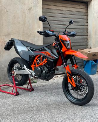 Ktm 690 SMC-R 2021-DEPO A LIBRETTO