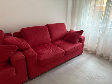 Divani in velluto rosso