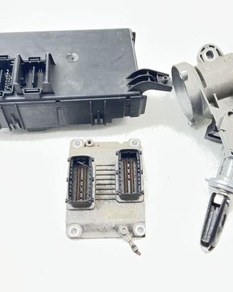 KIT CHIAVE OPEL Corsa D 5P 1° Serie 55557932 Z10X