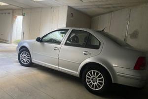 Bora 1.6 benzina con 140.000km